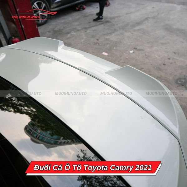 Đuôi Cá Ô Tô Toyota Camry 2021