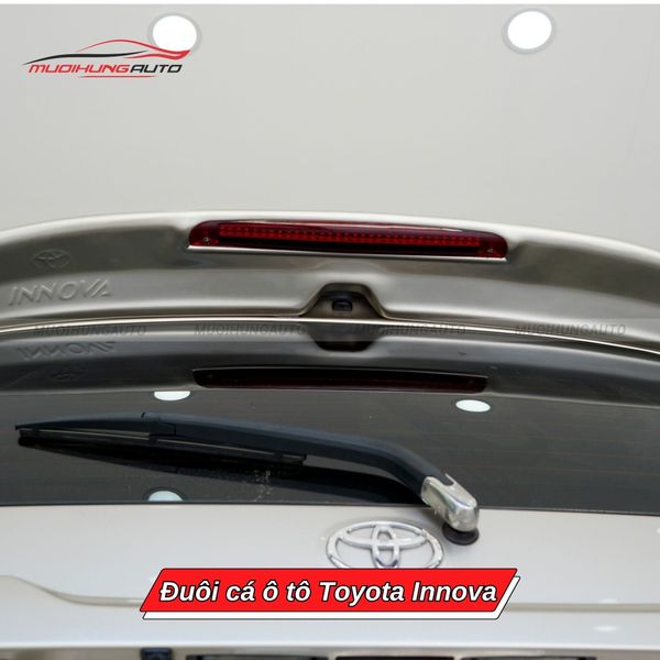Đuôi Cá Ô Tô Toyota Innova