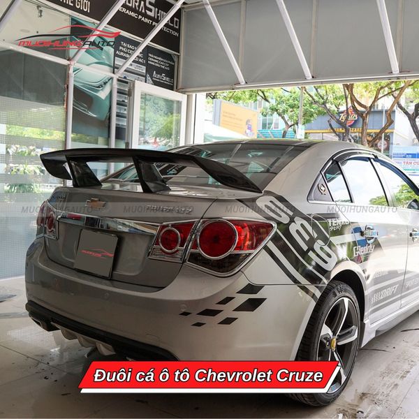 Đuôi Cá Ô Tô Chevrolet Cruze
