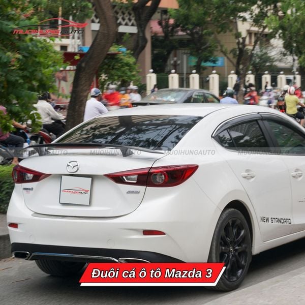 Đuôi Cá Ô Tô Mazda 3