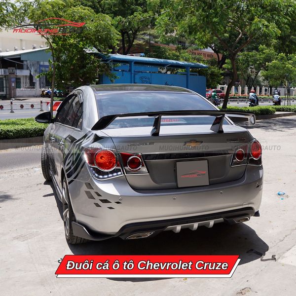 Đuôi Cá Ô Tô Chevrolet Cruze