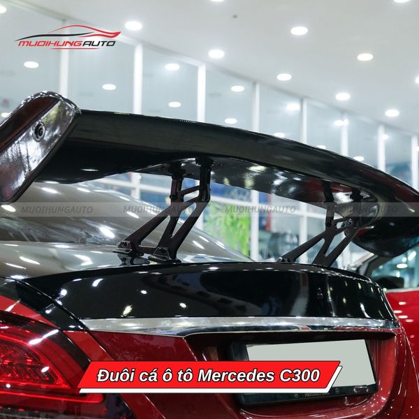 Đuôi Cá Ô Tô Mercedes C300