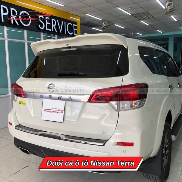 Đuôi Cá Ô Tô Nissan Terra