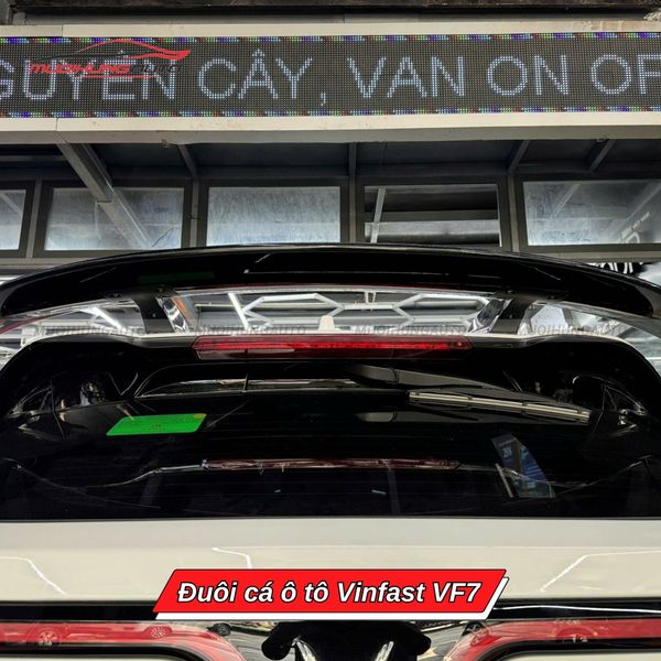 Đuôi Cá Ô Tô Vinfast VF7
