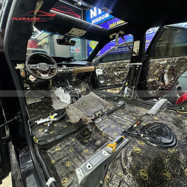 Cách Âm Sàn Xe Lexus ES250
