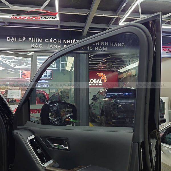 Dán Phim Cách Nhiệt 3M Ô Tô Toyota Land Cruiser Prado LC300 2025