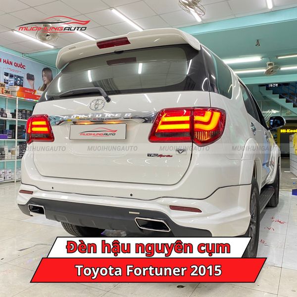 Đèn Hậu Nguyên Cụm Toyota Fortuner 2015