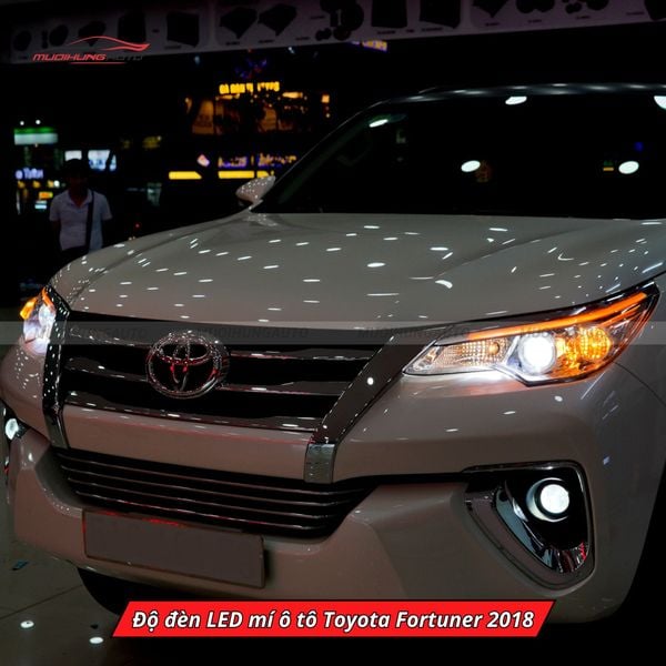 Độ Đèn LED Mí Ô Tô Toyota Fortuner 2018