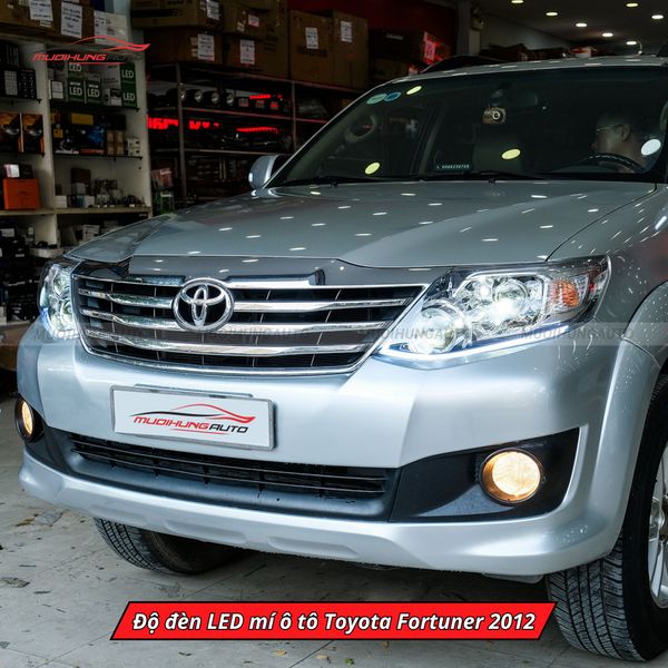 Độ Đèn LED Mí Ô Tô Toyota Fortuner 2012