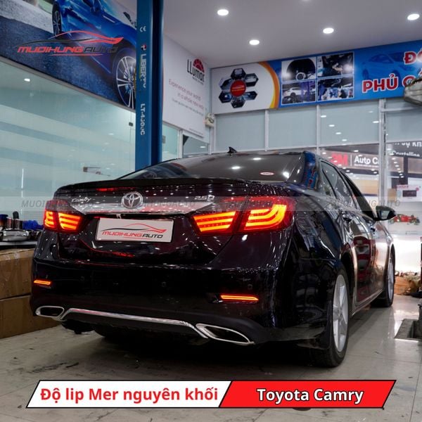 Độ Lip Pô Mercedes Nguyên Khối Cho Toyota Camry