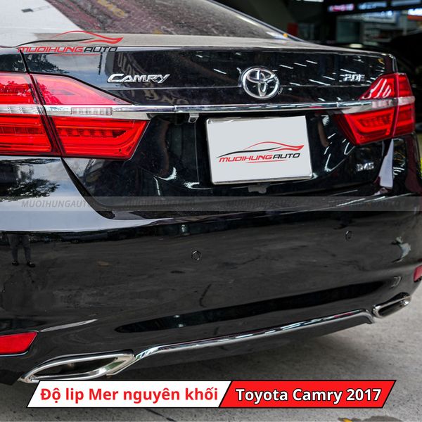 Độ Lip Pô Mercedes Nguyên Khối Cho Toyota Camry 2017