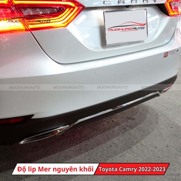 Độ Lip Pô Mercedes Nguyên Khối Cho Toyota Camry 2022-2023