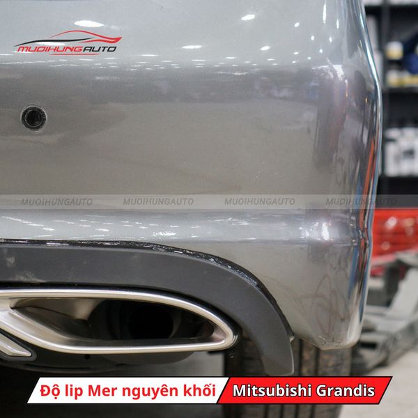 Độ Lip Pô Mercedes Nguyên Khối Cho Mitsubishi Grandis
