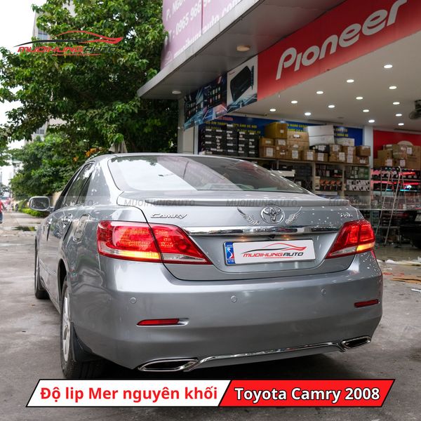Độ Lip Pô Mercedes Nguyên Khối Cho Toyota Camry 2008