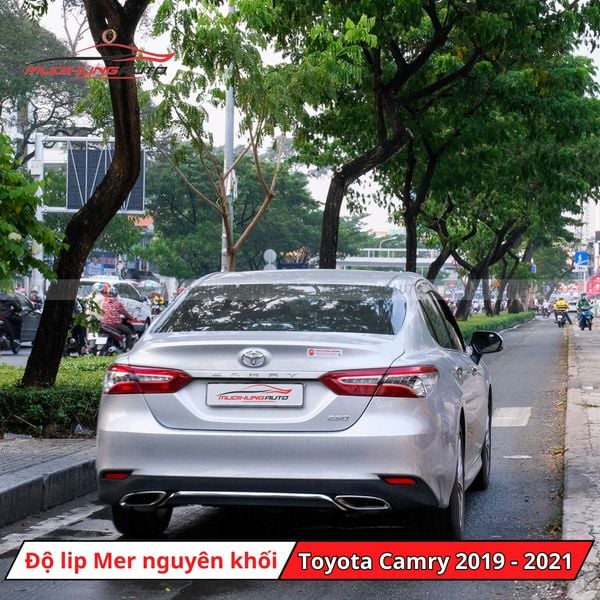 Độ Lip Pô Mercedes Nguyên Khối Cho Toyota Camry 2019 - 2021