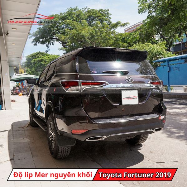 Độ Lip Pô Mercedes Nguyên Khối Cho Toyota Fortuner 2019