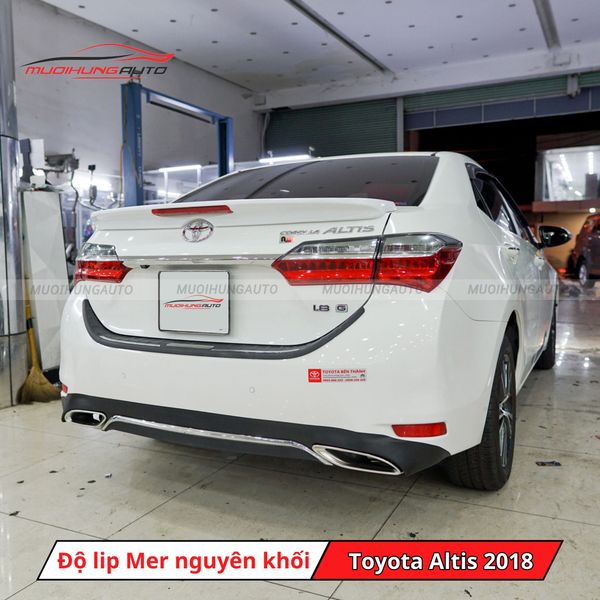 Độ Lip Pô Mercedes Nguyên Khối Cho Toyota Altis 2018