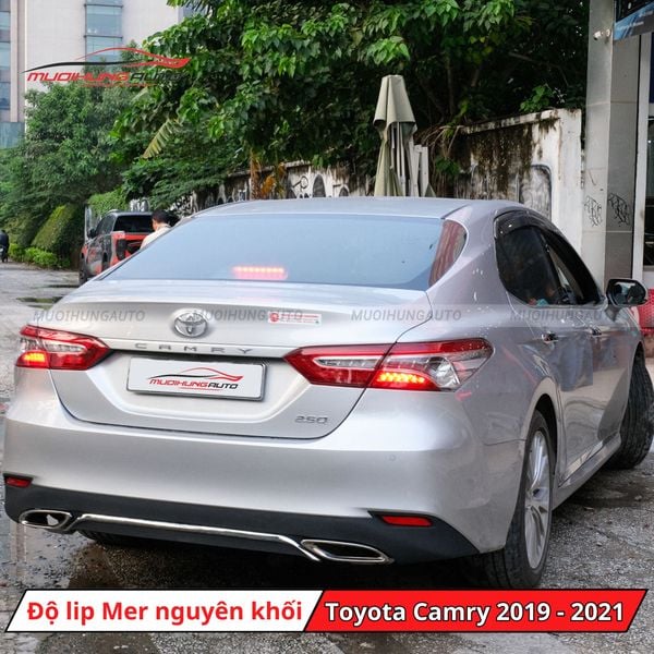 Độ Lip Pô Mercedes Nguyên Khối Cho Toyota Camry 2019 - 2021