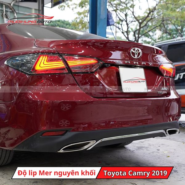 Độ Lip Pô Mercedes Nguyên Khối Cho Toyota Camry 2019