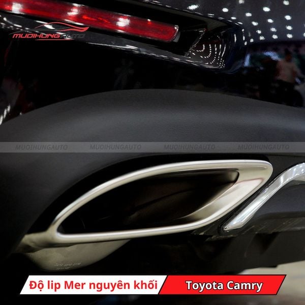 Độ Lip Pô Mercedes Nguyên Khối Cho Toyota Camry