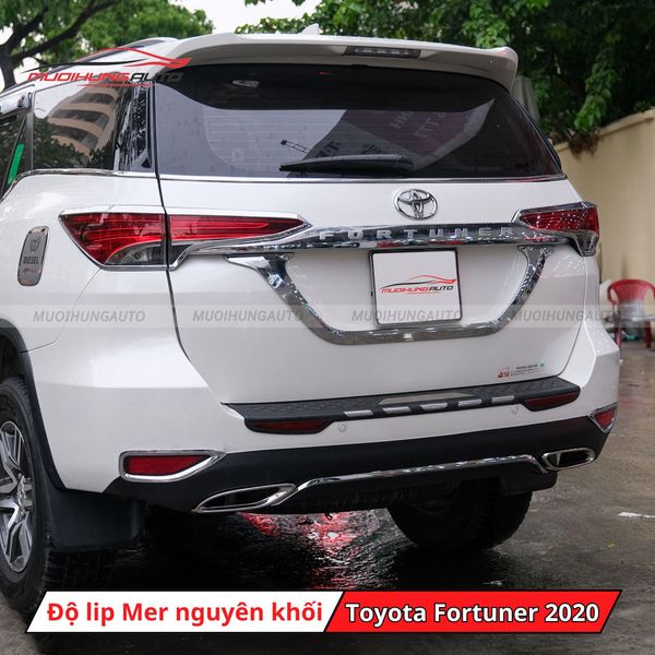 Độ Lip Pô Mercedes Nguyên Khối Cho Toyota Fortuner 2020