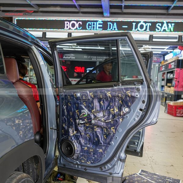 Độ Loa Cánh Ô Tô Toyota Corolla Cross 2022