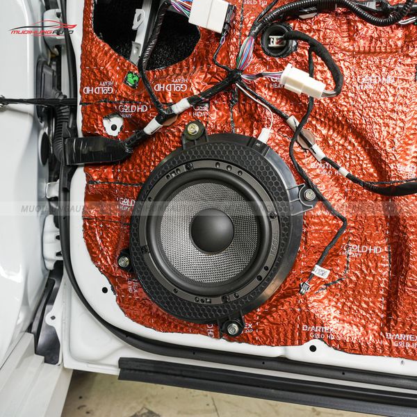 Độ Loa Cánh Ô Tô Toyota Camry 2023