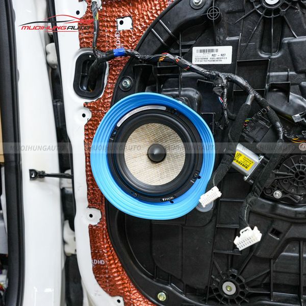 Độ Loa Cánh Ô Tô Kia Sedona 2018