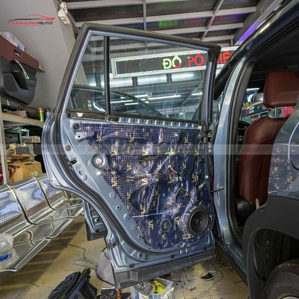 Độ Loa Cánh Ô Tô Toyota Corolla Cross 2022