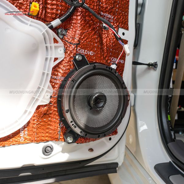 Độ Loa Cánh Ô Tô Toyota Camry 2023