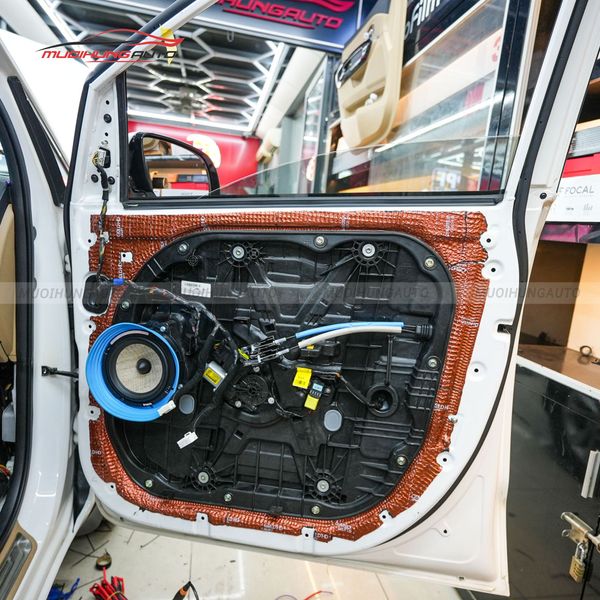 Độ Loa Cánh Ô Tô Kia Sedona 2018