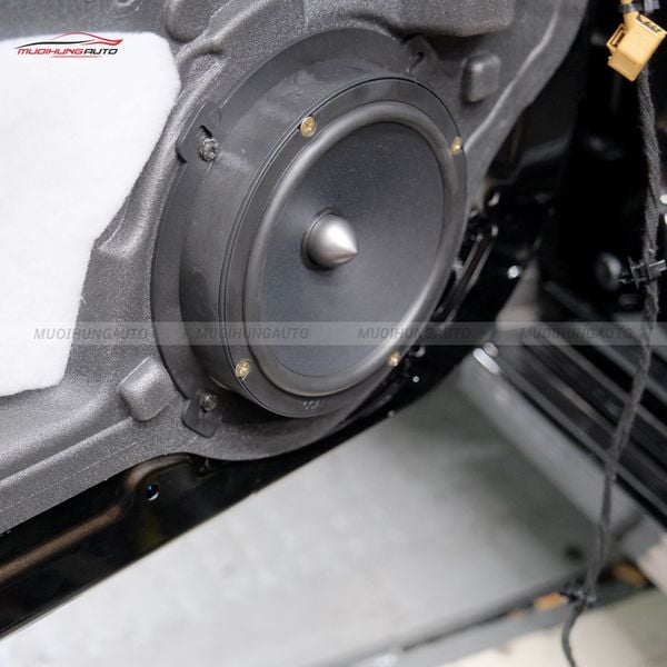 Độ Loa Cánh Ô Tô Vinfast LUX A2.0