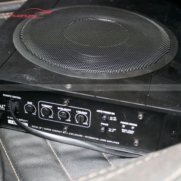 Độ Loa Sub Ford Explorer