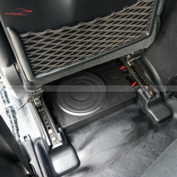 Độ Loa Sub Toyota Land Cruiser Prado 2020