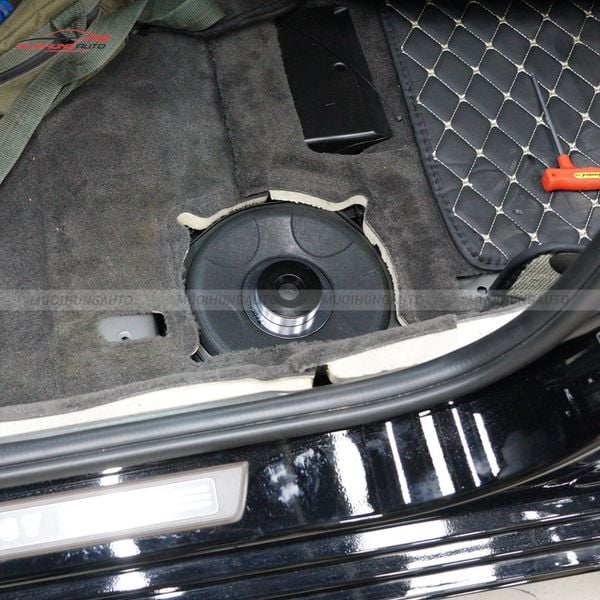 Độ Loa Sub Vinfast LUX A2.0