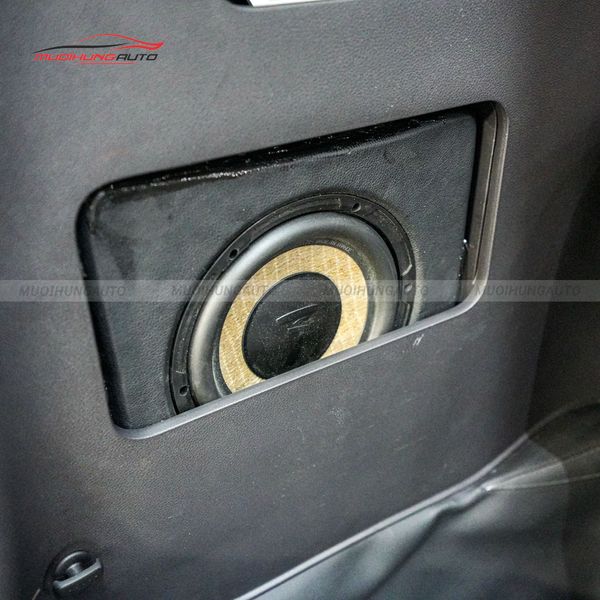 Độ Loa Sub Kia Carnival