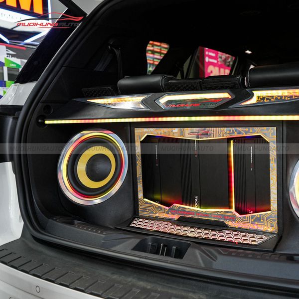 Độ Loa Sub Ford Everest 2024