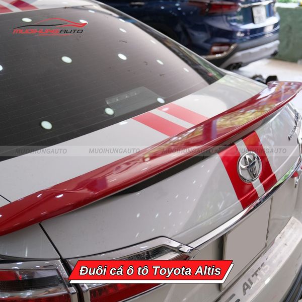 Đuôi Cá Ô Tô Toyota Altis