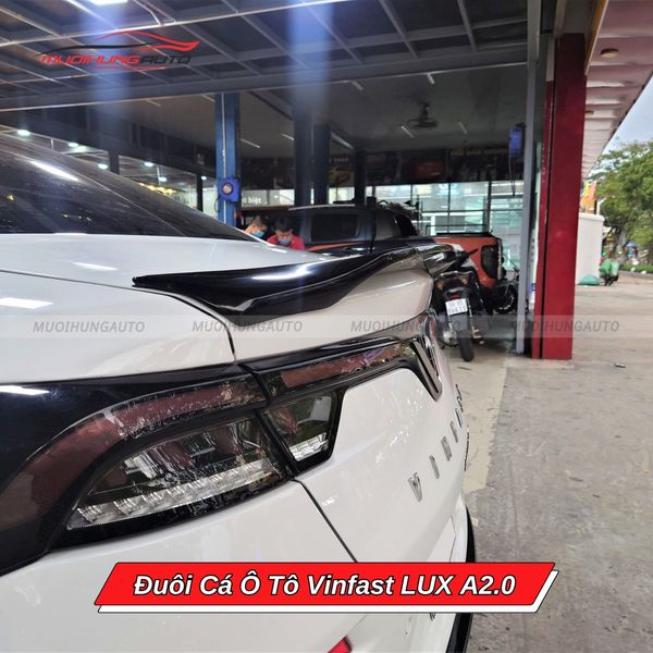 Đuôi Cá Ô Tô Vinfast LUX A2.0