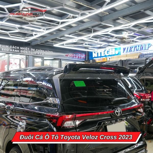 Đuôi Cá Ô Tô Toyota Veloz Cross 2023