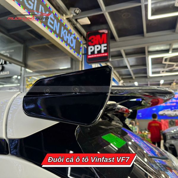 Đuôi Cá Ô Tô Vinfast VF7