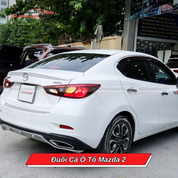 Đuôi Cá Ô Tô Mazda 2
