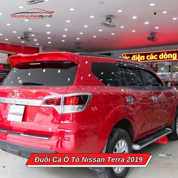 Đuôi Cá Ô Tô Nissan Terra 2019