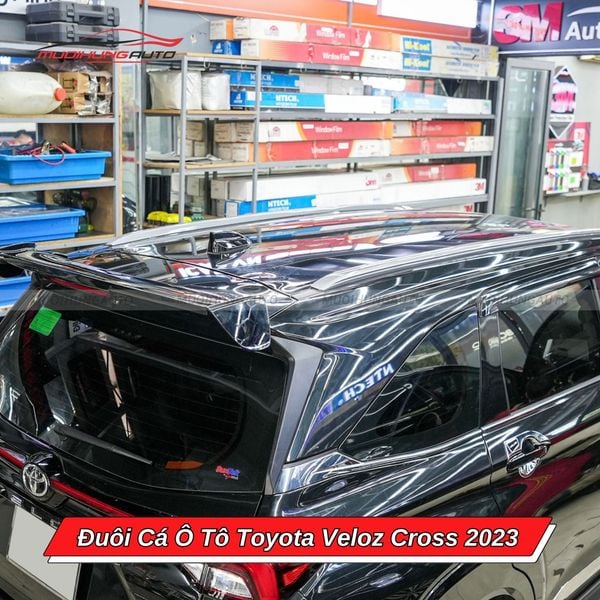 Đuôi Cá Ô Tô Toyota Veloz Cross 2023