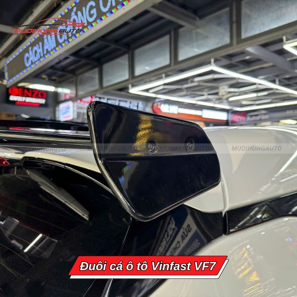 Đuôi Cá Ô Tô Vinfast VF7
