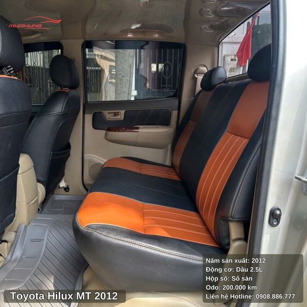 Toyota Hilux MT - 2012