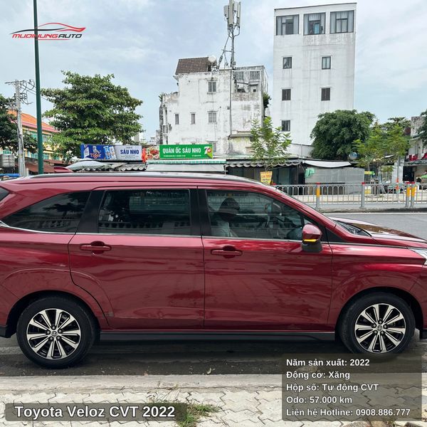 Toyota Veloz CVT - 2022