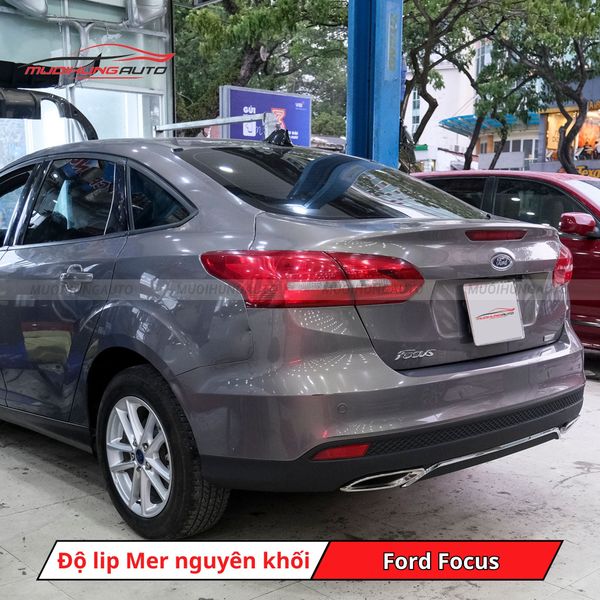 Độ Lip Pô Mercedes Nguyên Khối Cho Ford Focus