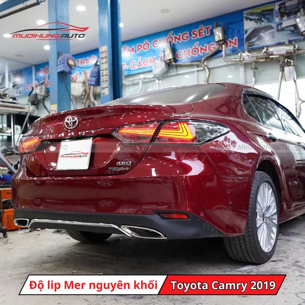 Độ Lip Pô Mercedes Nguyên Khối Cho Toyota Camry 2019
