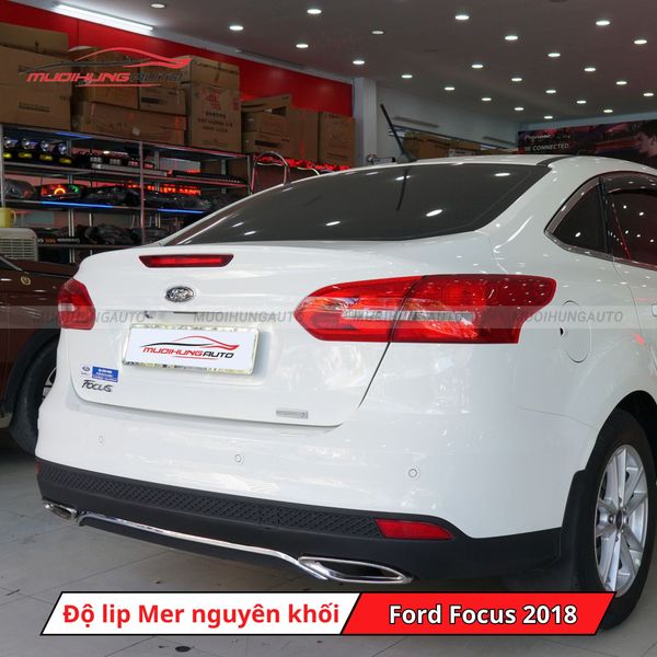 Độ Lip Pô Mercedes Nguyên Khối Cho Ford Focus 2018